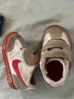 NIke size 3 baby girls shoes cute baby white pink walker sneakers tennis